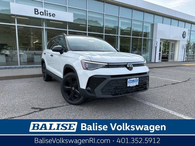 2025 Volkswagen Taos SE Black