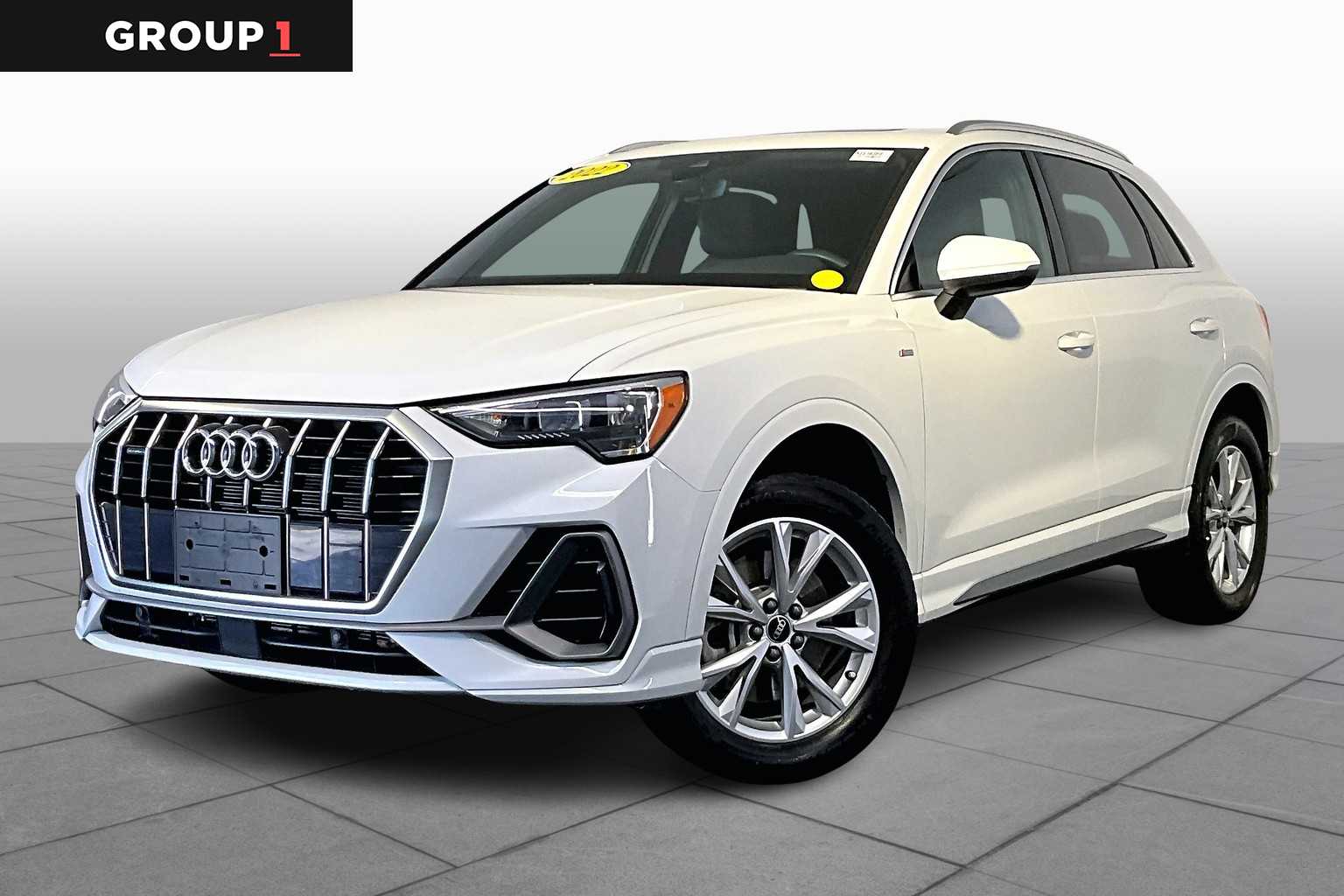 2022 Audi Q3 45 S line Premium