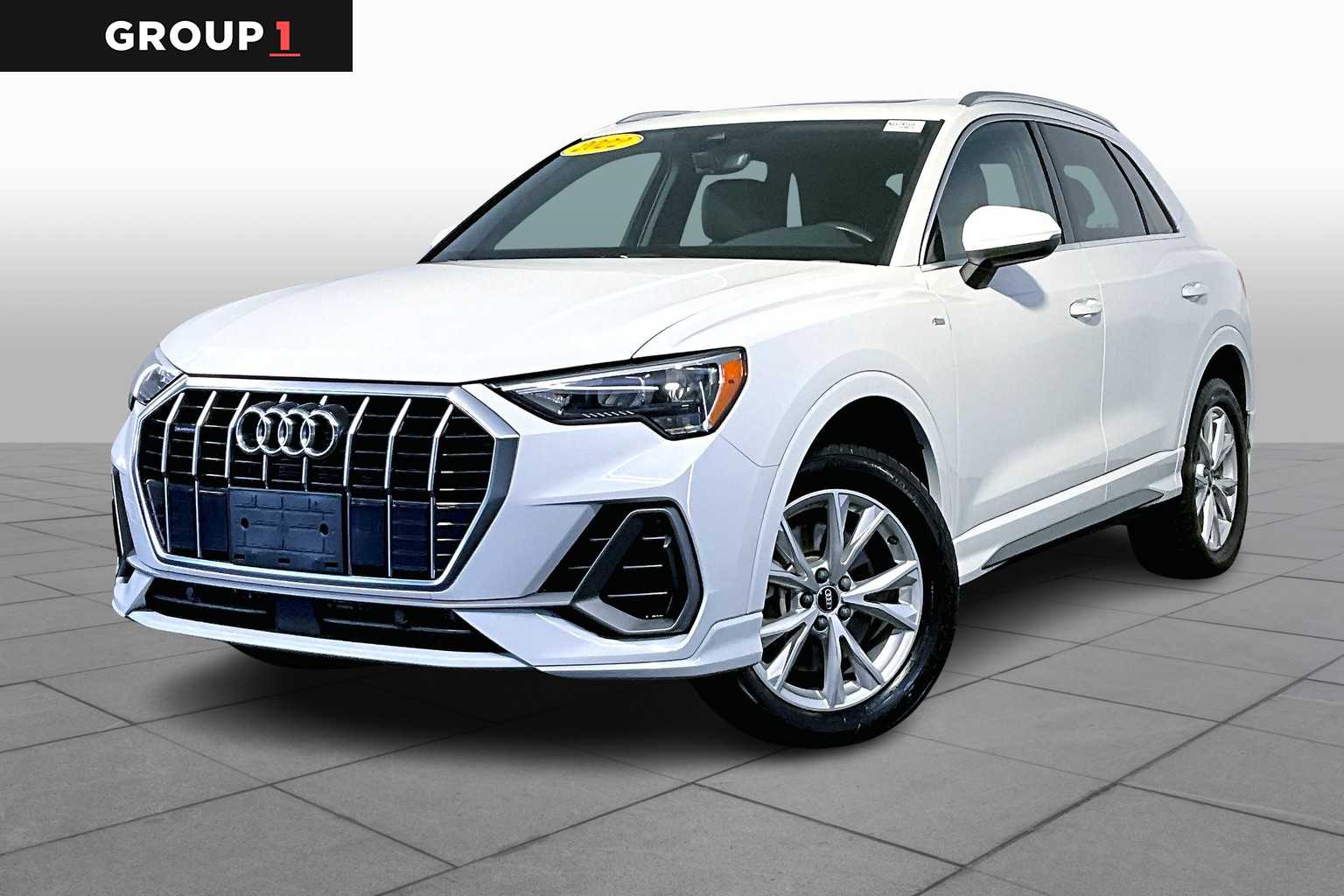 2022 Audi Q3 45 S line Premium