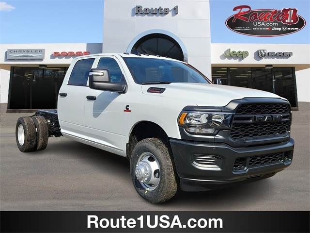 2024 Ram 3500 Chassis Cab 3500 TRADESMAN CREW CAB CHASSIS 4X2 60' CA