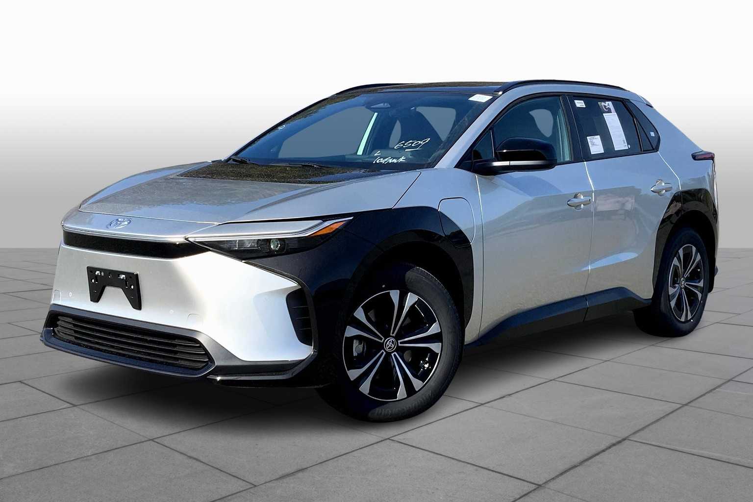 2025 Toyota bZ4X XLE