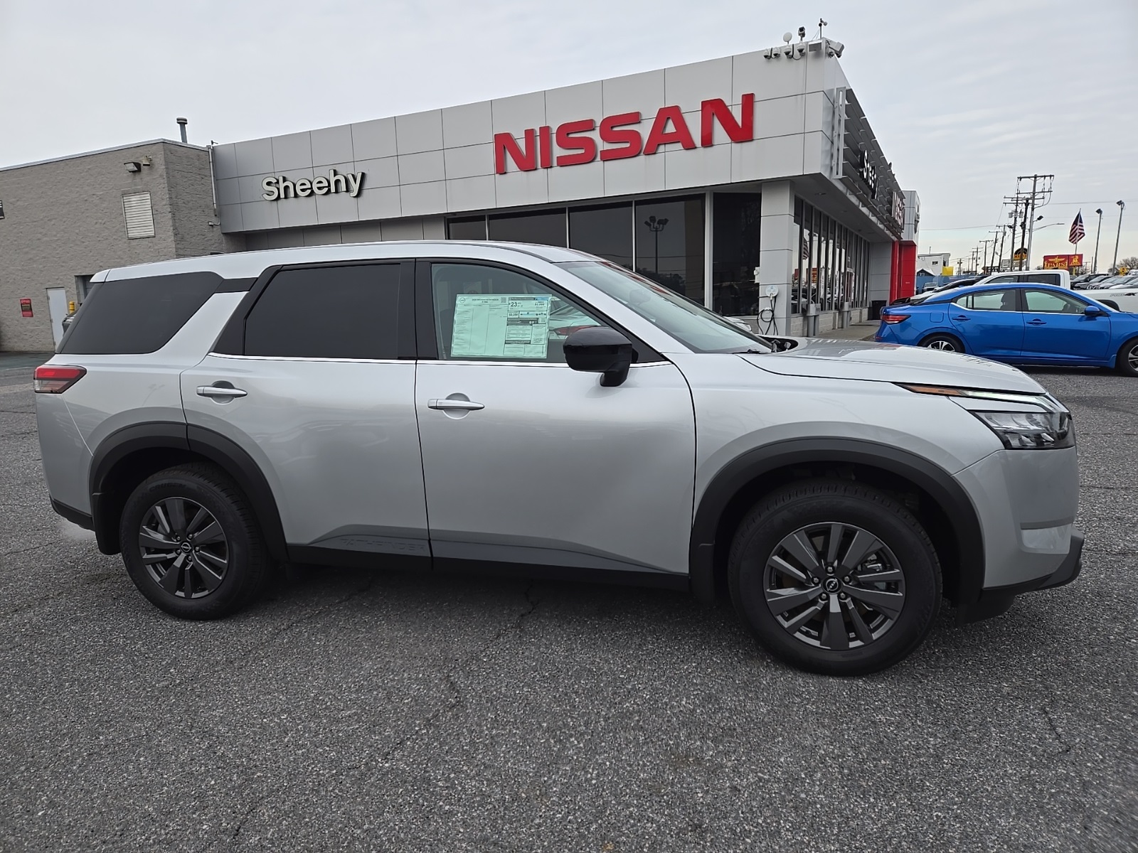 2024 Nissan Pathfinder S