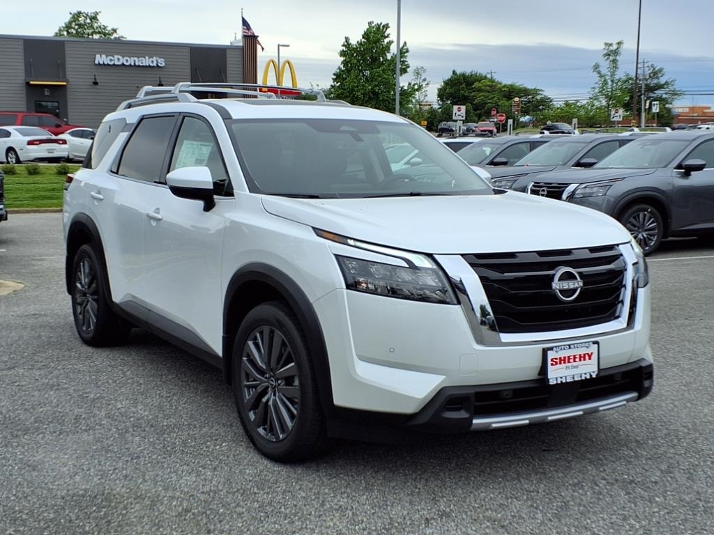 2025 Nissan Pathfinder SL